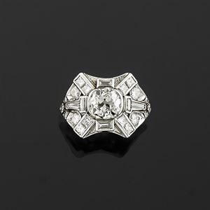 A 18K white gold and diamond ring (defects)
