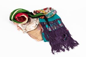 Lot comprising of two scarves, a pleated scarf and a silk stole with fringes