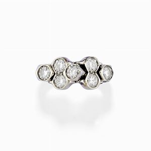  - Anello con diamanti
