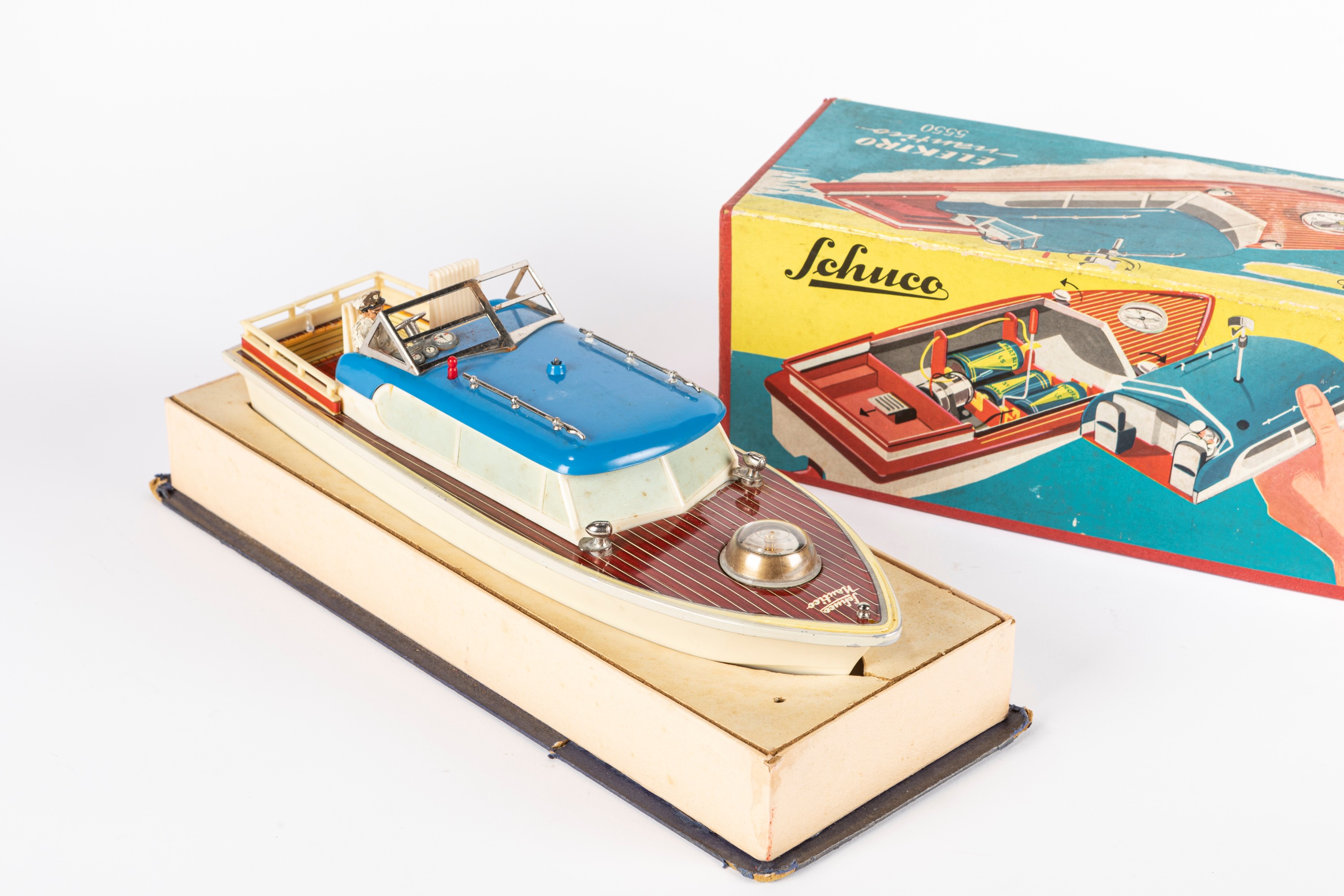 Barca Elektro Nautico 5550