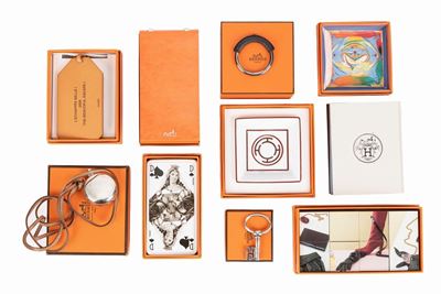 Lotto Composto da Dieci Accessori