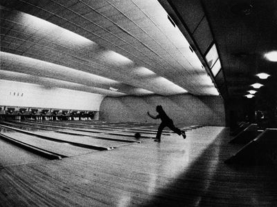 Bowling - Stampa vintage alla gelatina ai sali d'argento su cartoncino originale