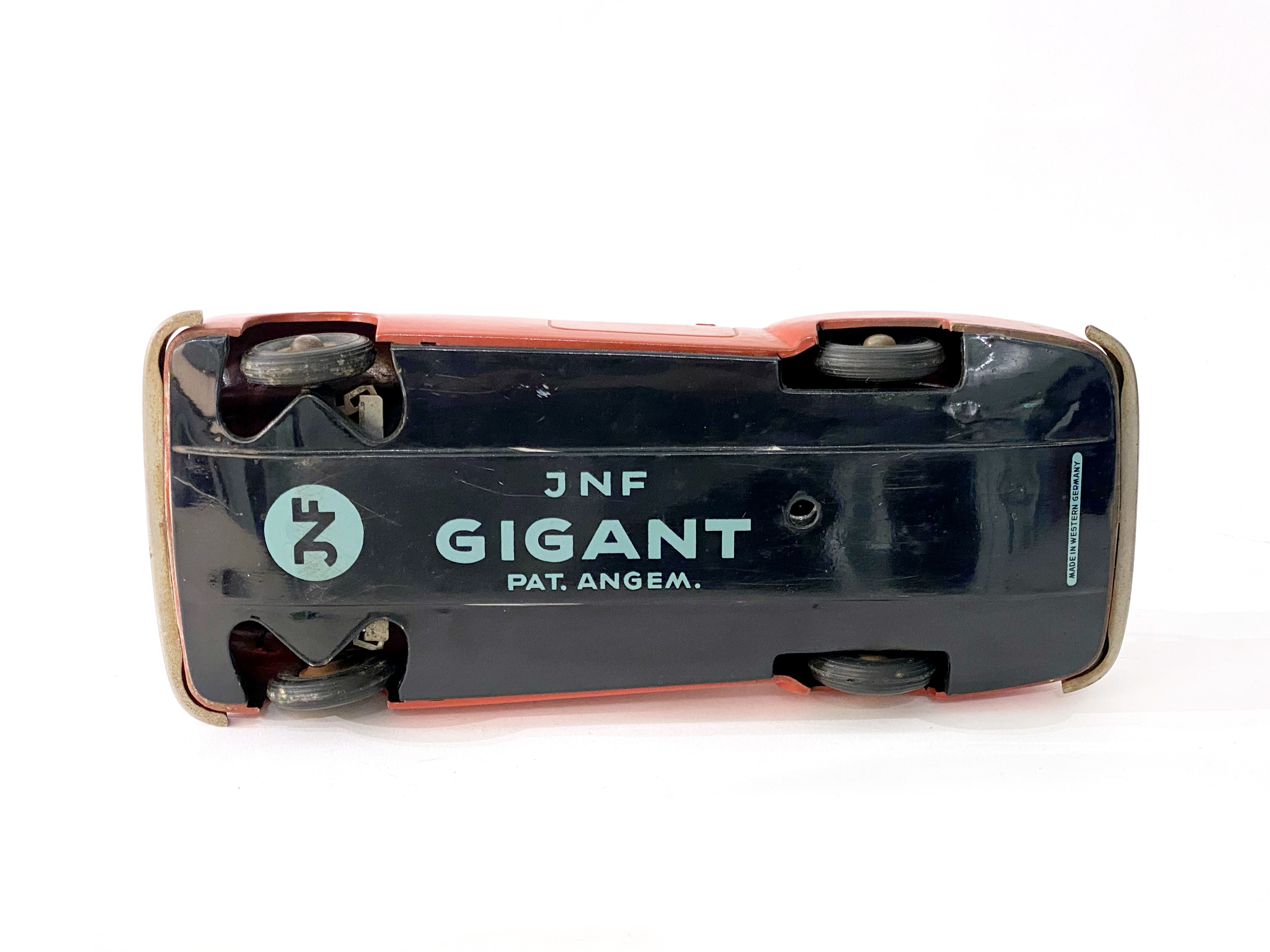 Auto modello spider Gigant