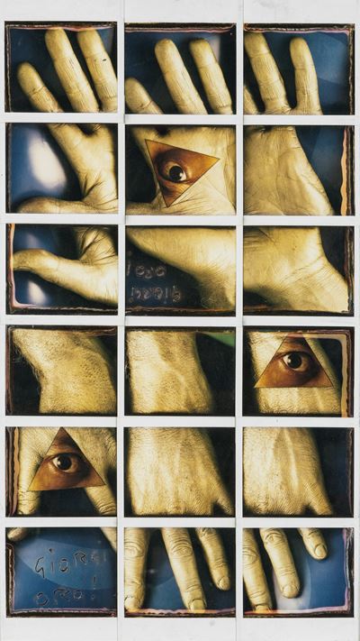 La mano + mano che ho fotografato...una mano d'oro!, 1994, 18 polaroid manipolate montate a mosai...