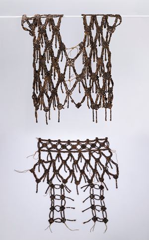 Vestito tibetano cerimoniale in osso. Secolo XIX