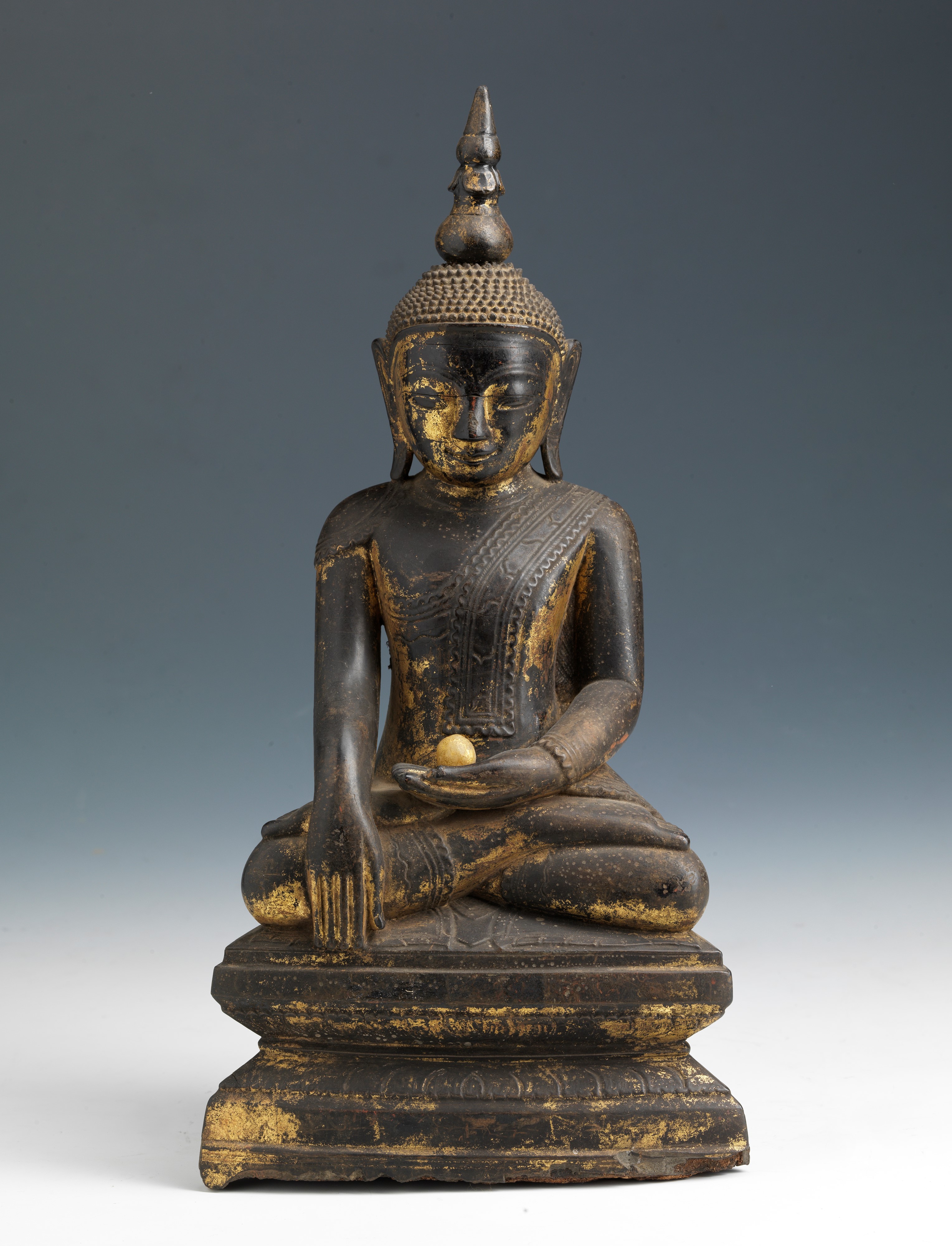 Buddha in Legno Parzialmente Dorato. Sud Est Asia, Secolo XIX