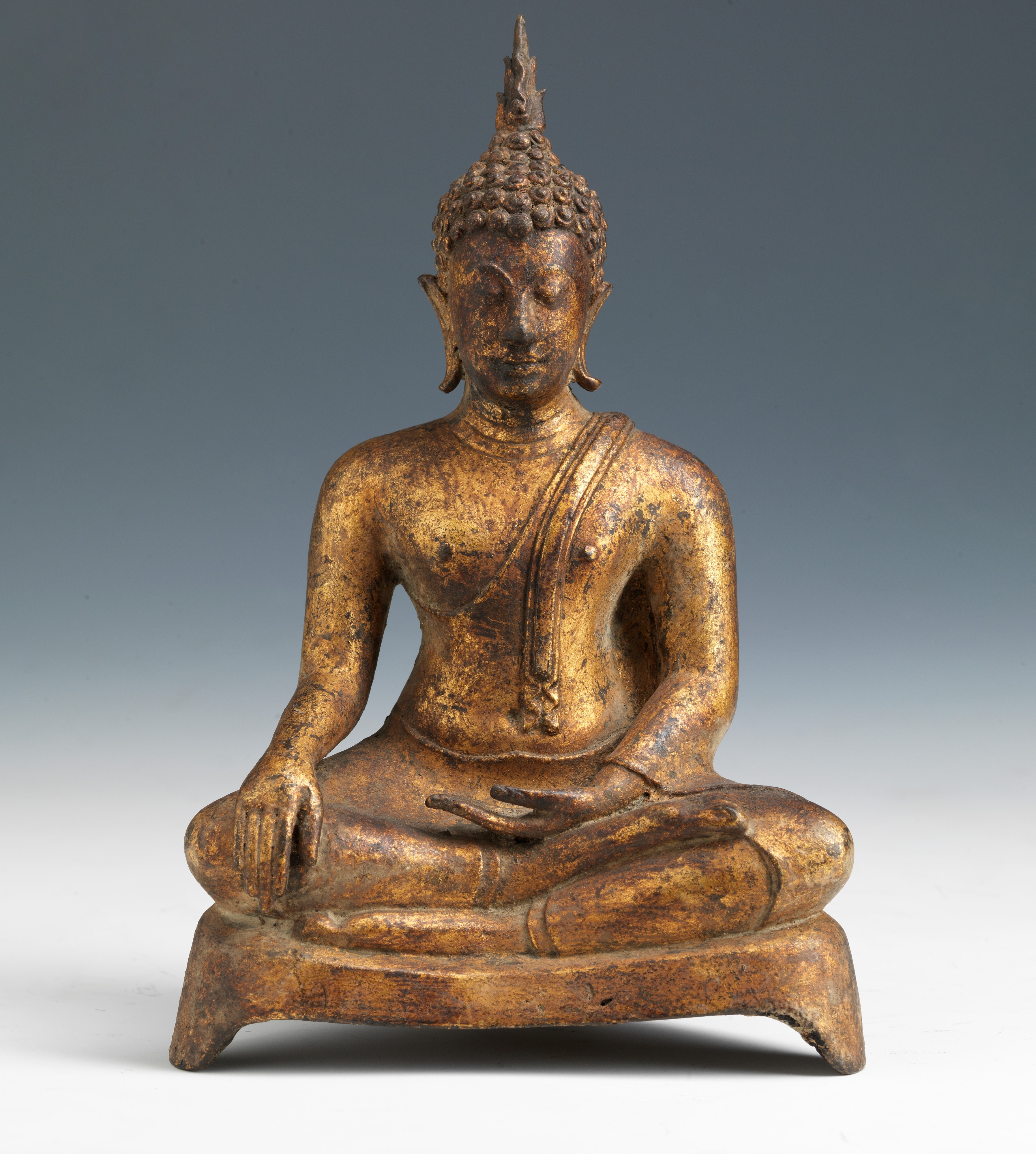 Buddha in Bronzo Dorato. Thailandia, Secolo XIX