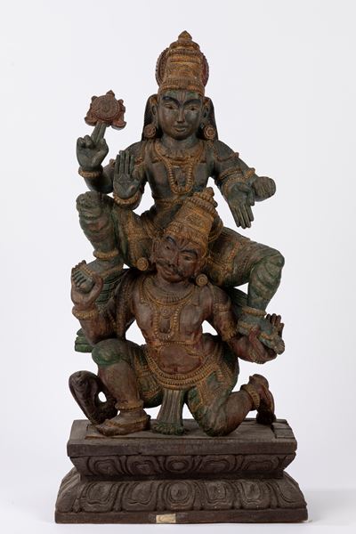Scultura Indiana in Legno Policromo Raffigurante Parvati e Shiva. Secolo XX