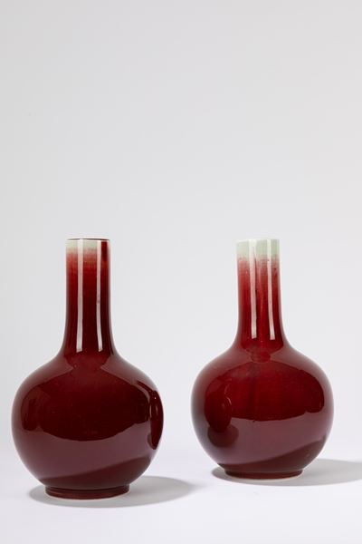 Coppia di Vasi in Porcellana Sangue di Bue. Cina, Secolo XX