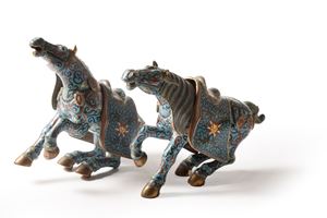 Coppia di cavalli in smalto cloisonnè, Cina secolo fine secolo XIX