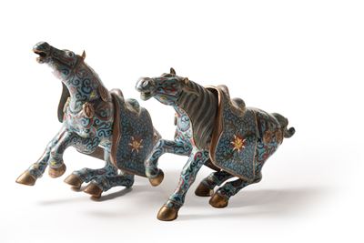 Coppia di Cavalli in Smalto Cloisonnè, Cina Secolo Fine Secolo XIX