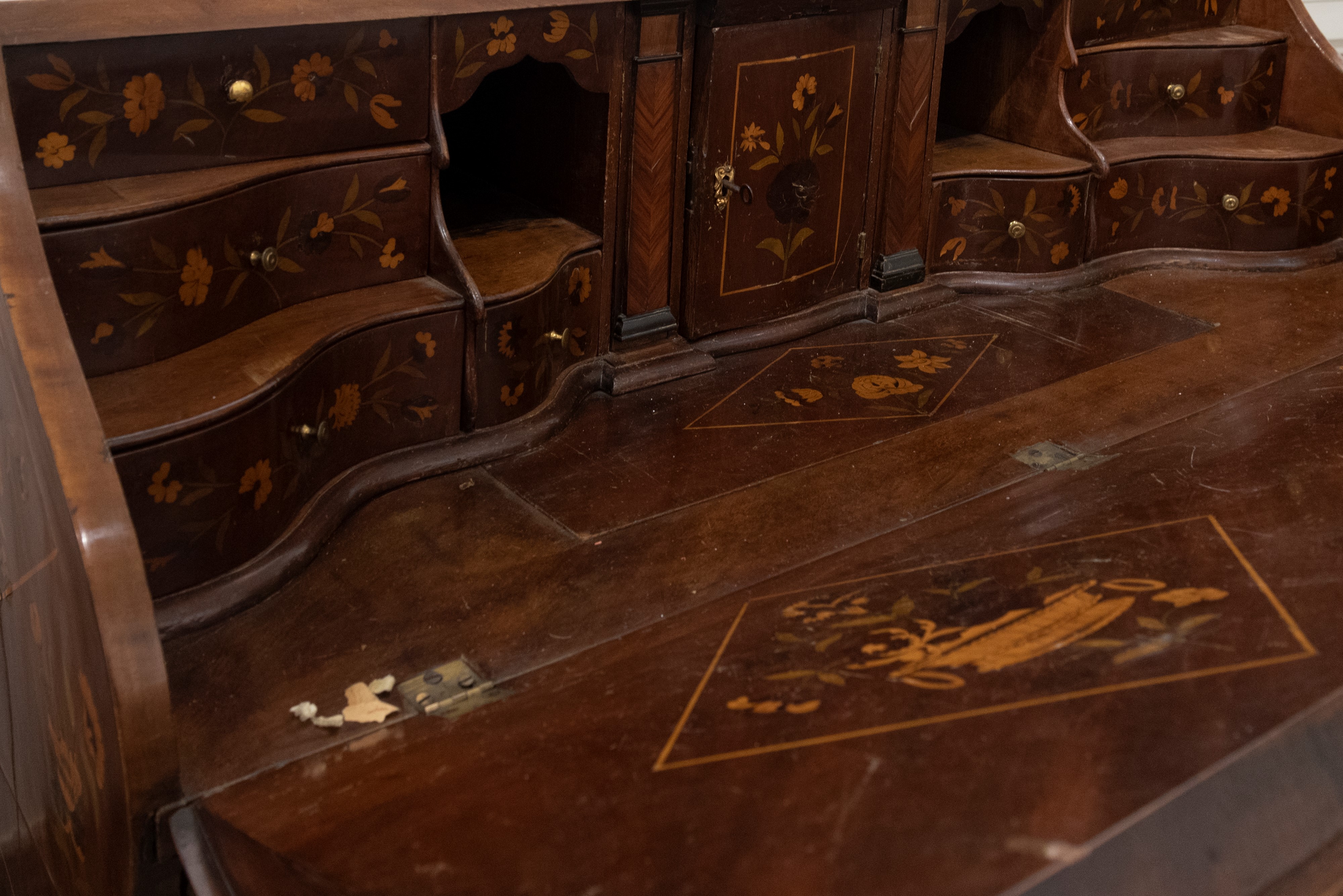 Ribalta in Legno Riccamente Intarsiato, Olanda Secolo XVIII