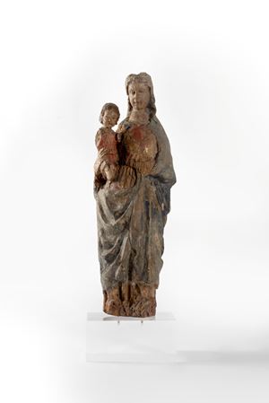 Scultura in legno policromo raffigurante Madonna con Bambino