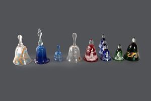 Lotto composto da dieci campanelli in vetro di Murano, secolo XX