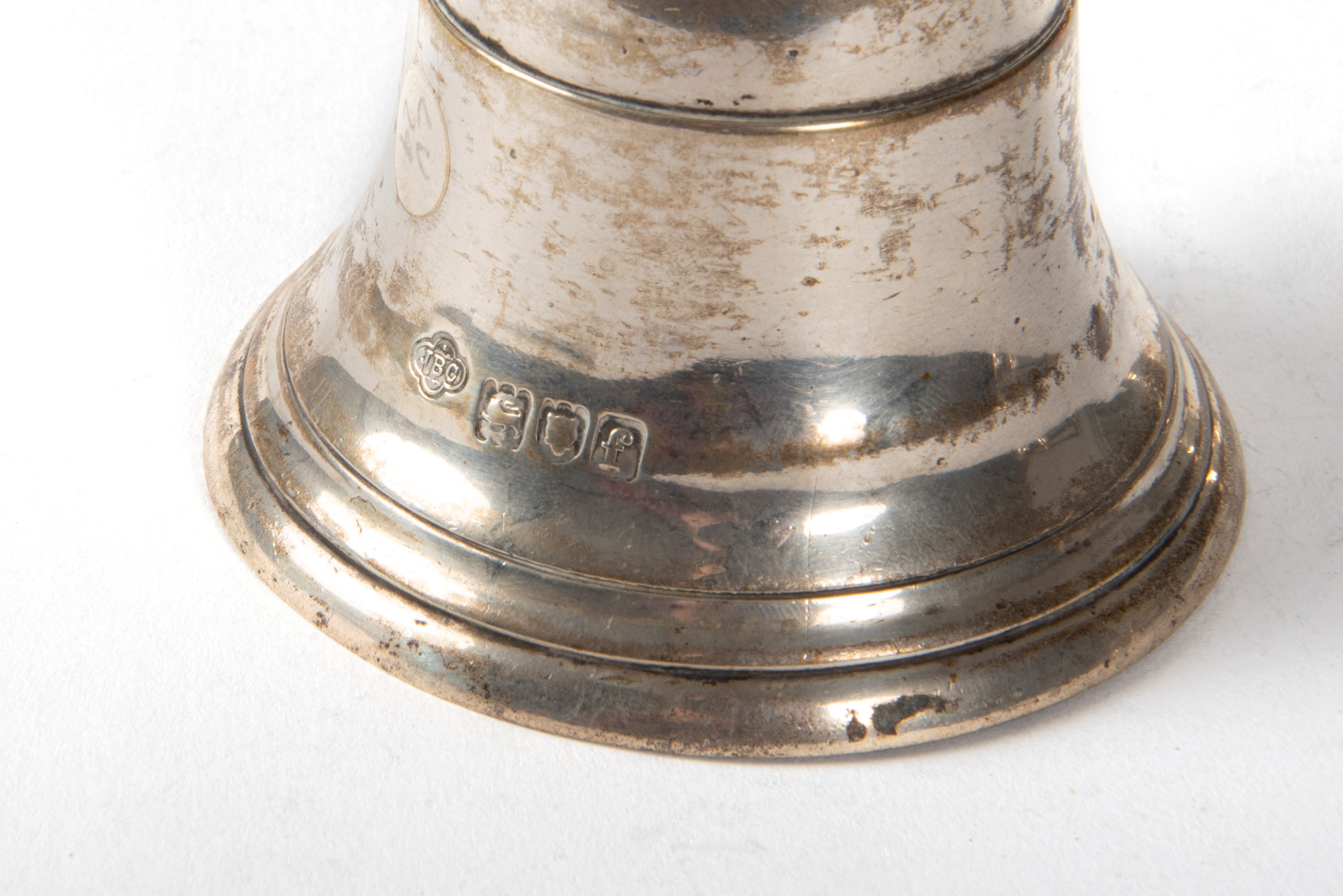 Due Campanelli in Argento, Londra, Inghilterra Secolo XX