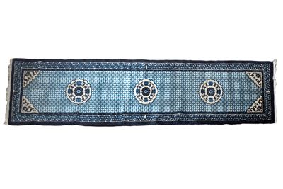 Tappeto Guida Pechino con Decorazione a Greca e Motivi Geometrici, Cina Secolo XX