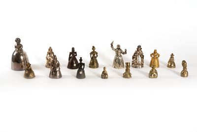 Lotto Composto da Quattordici Campanelli in Bronzo Dorato e Argentato, Secolo XX