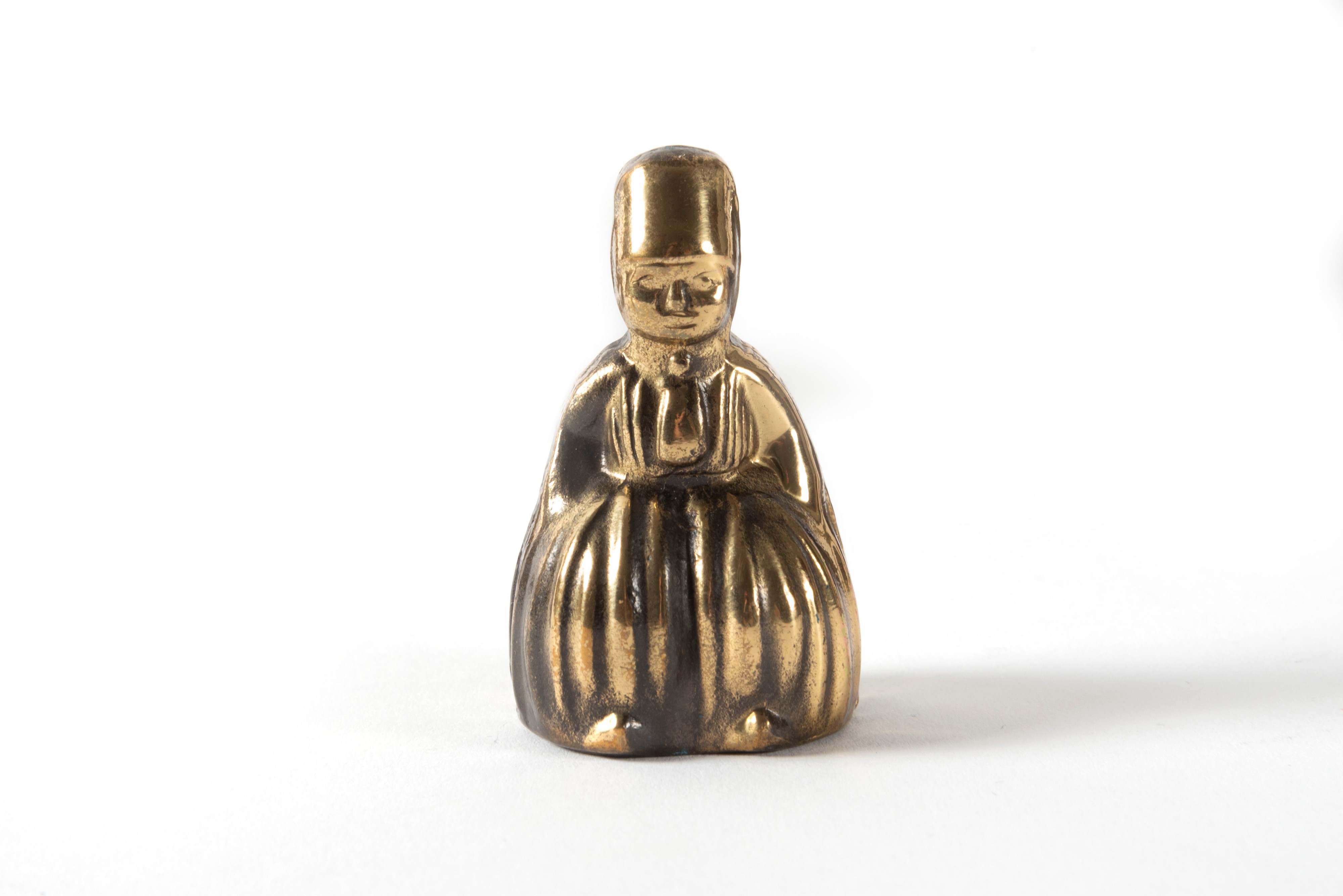 Lotto Composto da Quattordici Campanelli in Bronzo Dorato e Argentato, Secolo XX