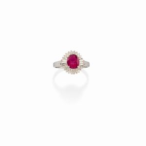  - Anello con rubino