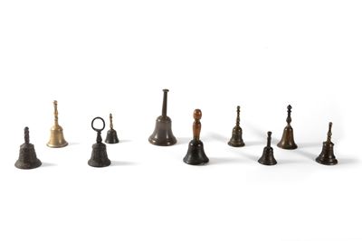 Lotto Composto da Dieci Campanelli in Bronzo, Epoche Varie
