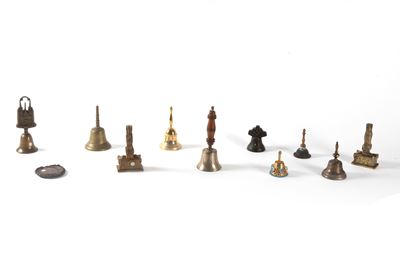 Lotto Composto da Dieci Campanelli in Bronzo e Metalli Vari, Secolo XX