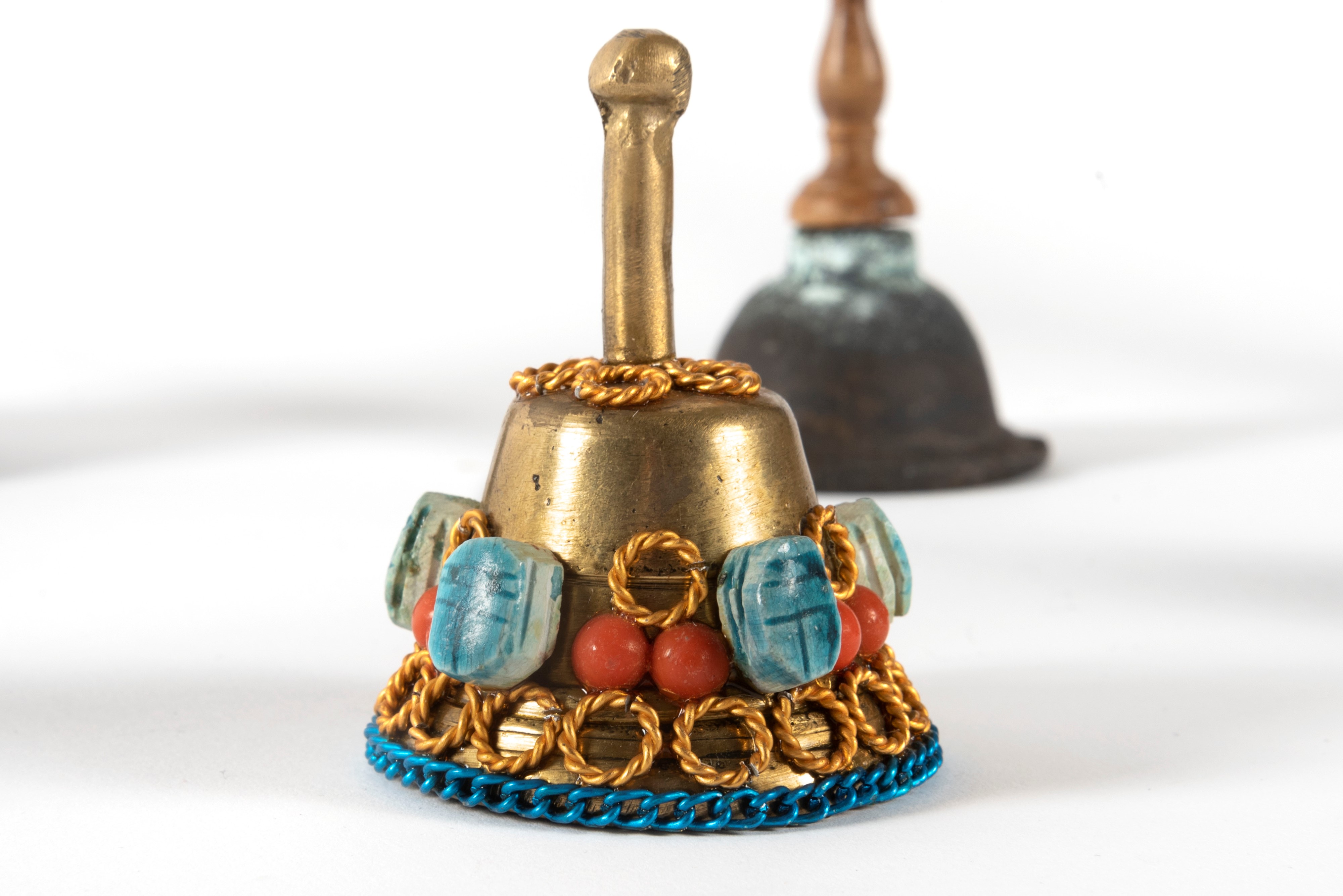 Lotto Composto da Dieci Campanelli in Bronzo e Metalli Vari, Secolo XX