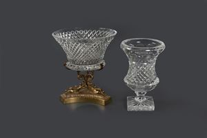 Lot composed of a crystal stand and a vase, 20th century