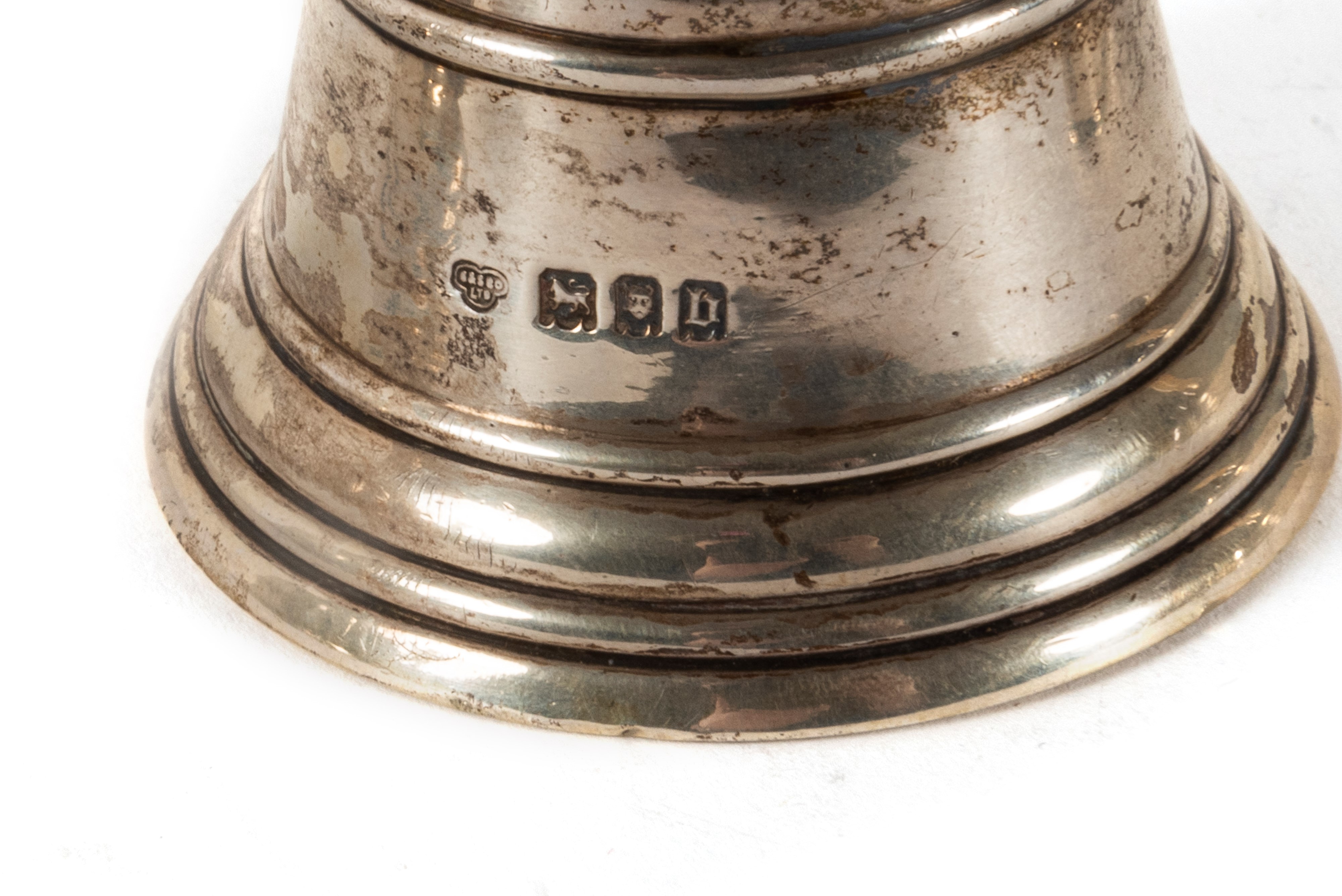 Lotto Composto da Quattro Campanelli in Argento, Londra, Inghilterra Secoli XIX-XX
