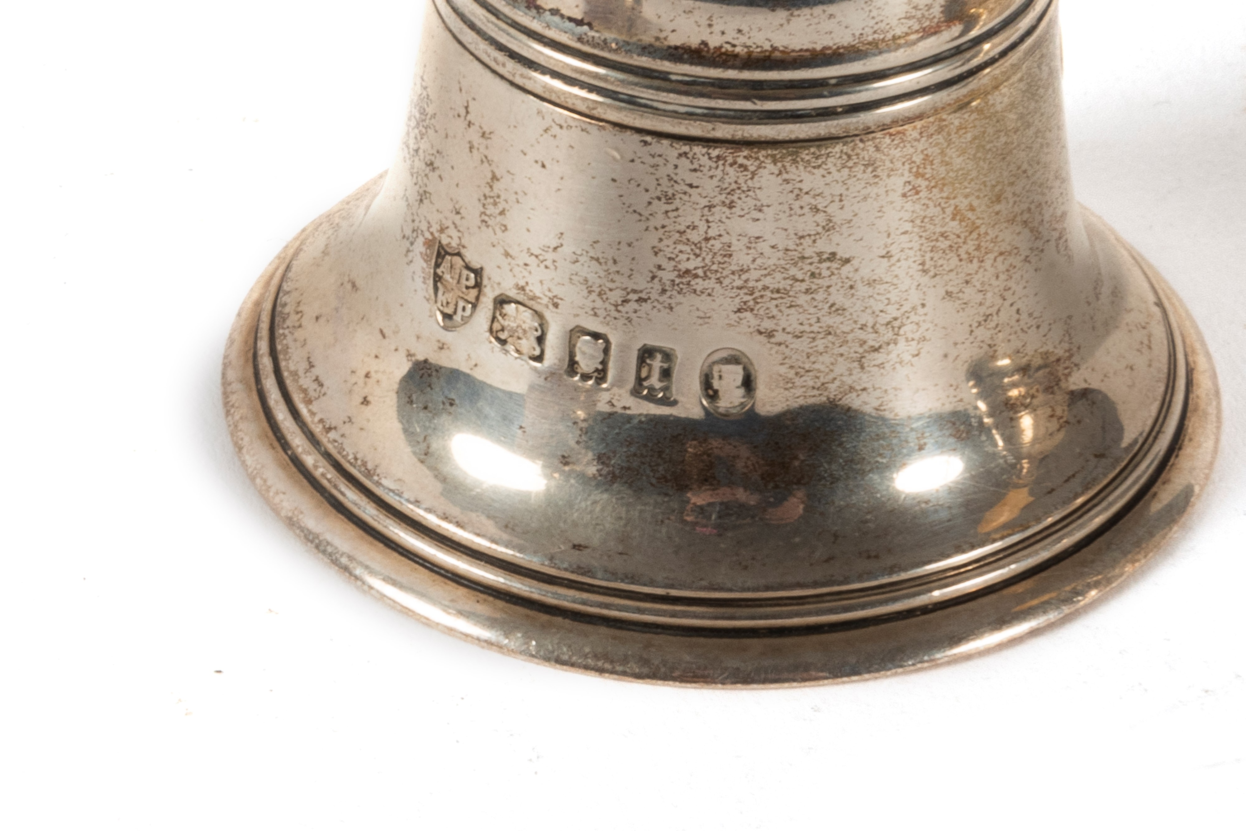 Lotto Composto da Quattro Campanelli in Argento, Londra, Inghilterra Secoli XIX-XX