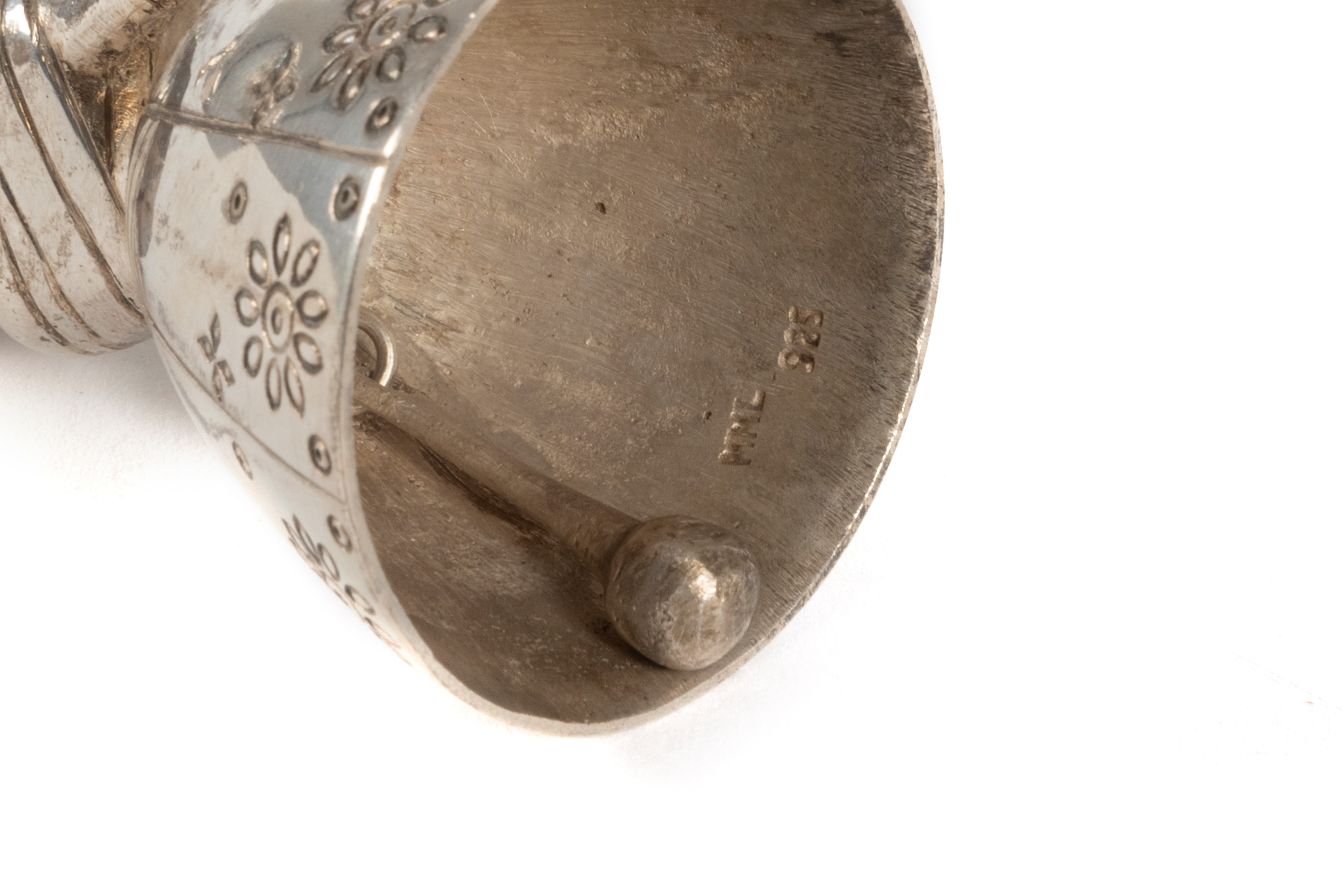 Lotto Composto da Sedici Campanelli in Argento Sterling, Secoli XIX - XX