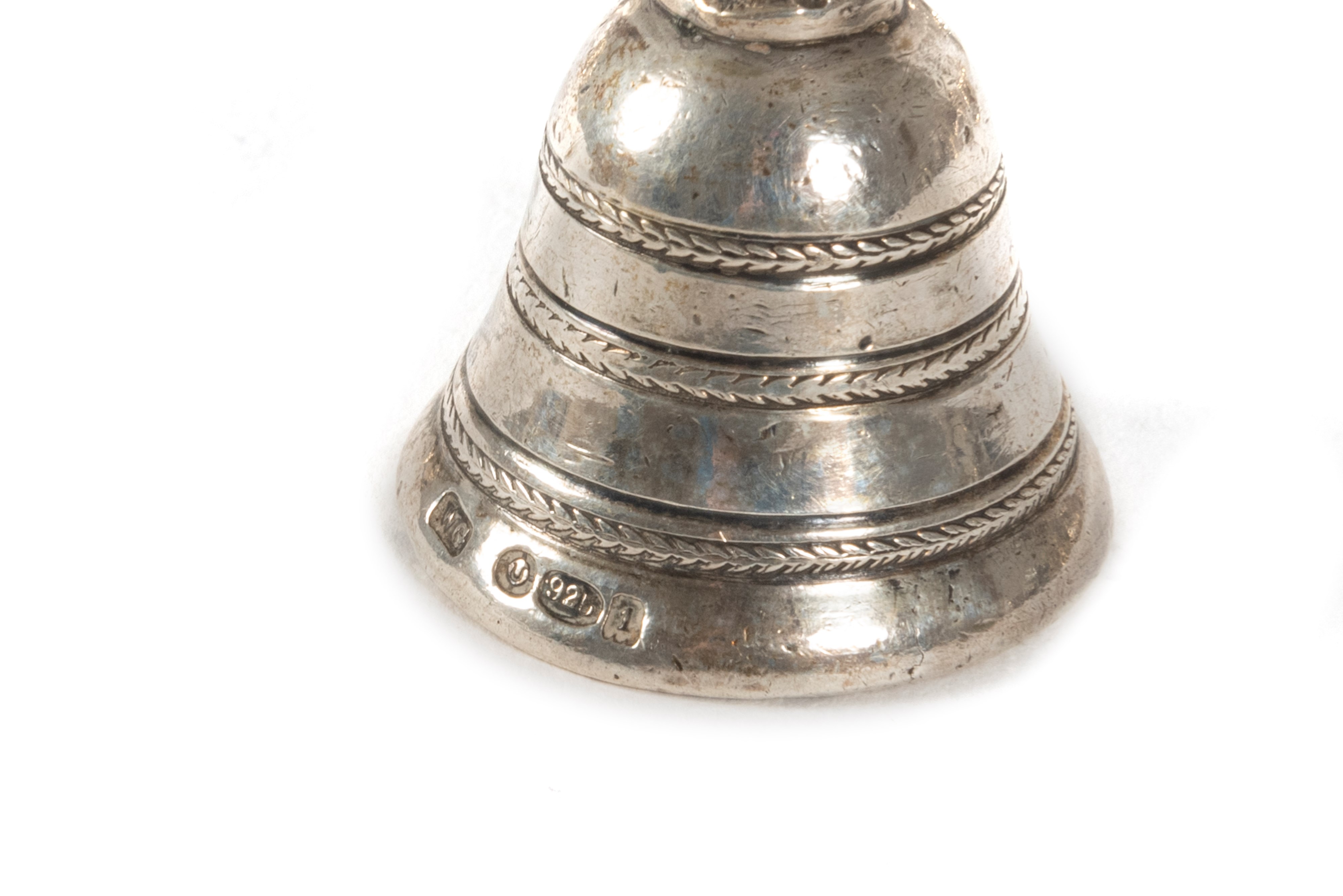 Lotto Composto da Sedici Campanelli in Argento Sterling, Secoli XIX - XX
