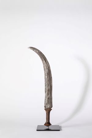 Curved ornamental saber