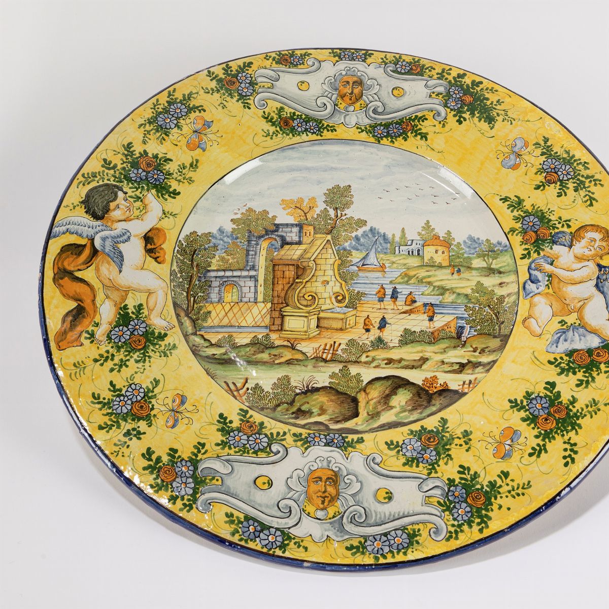 Due Grandi Piatti in Maiolica Policroma, Fine Secolo XIX