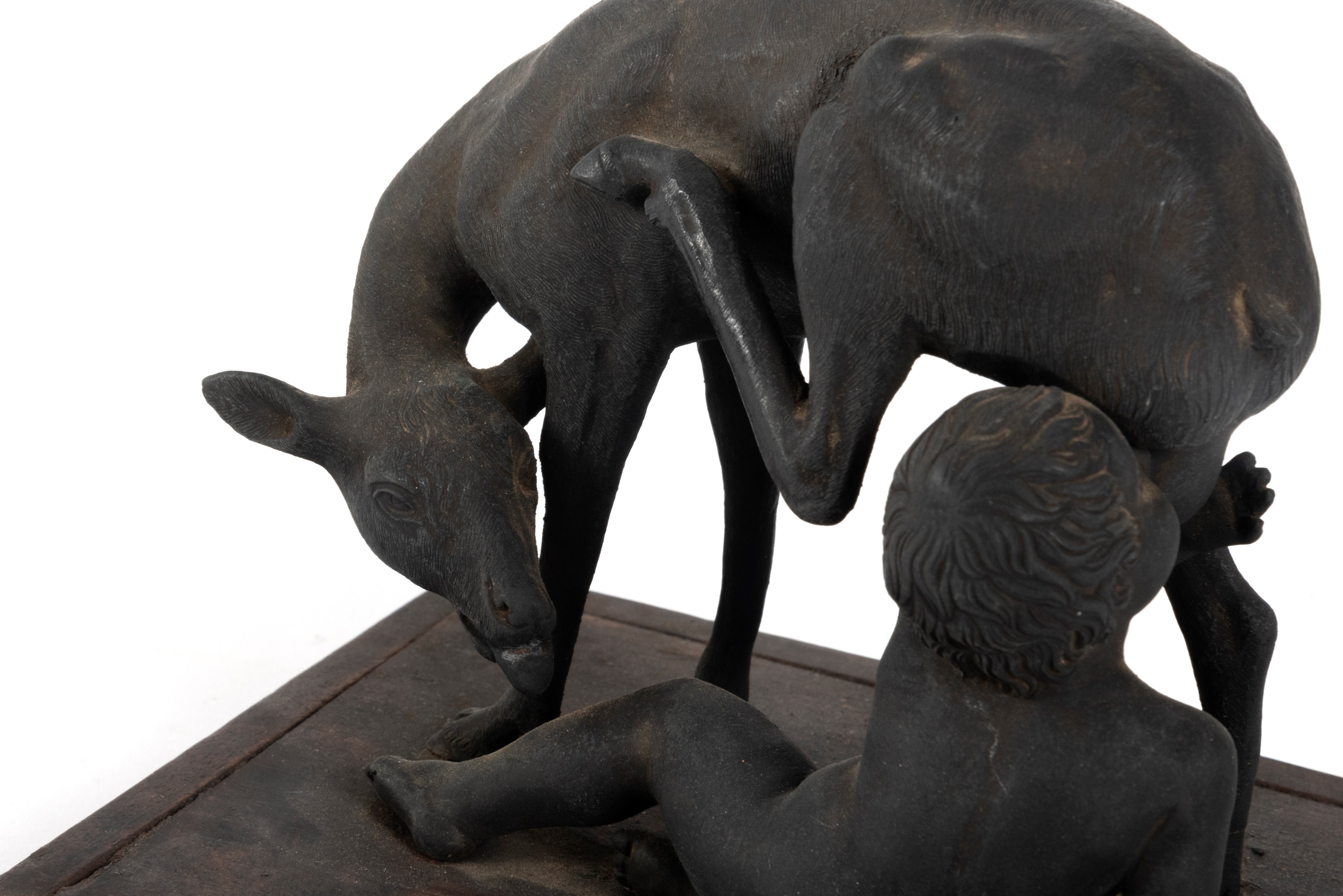 Scultura in Bronzo Raffigurante Cerbiatta che Allatta un Bambino, Secolo XX