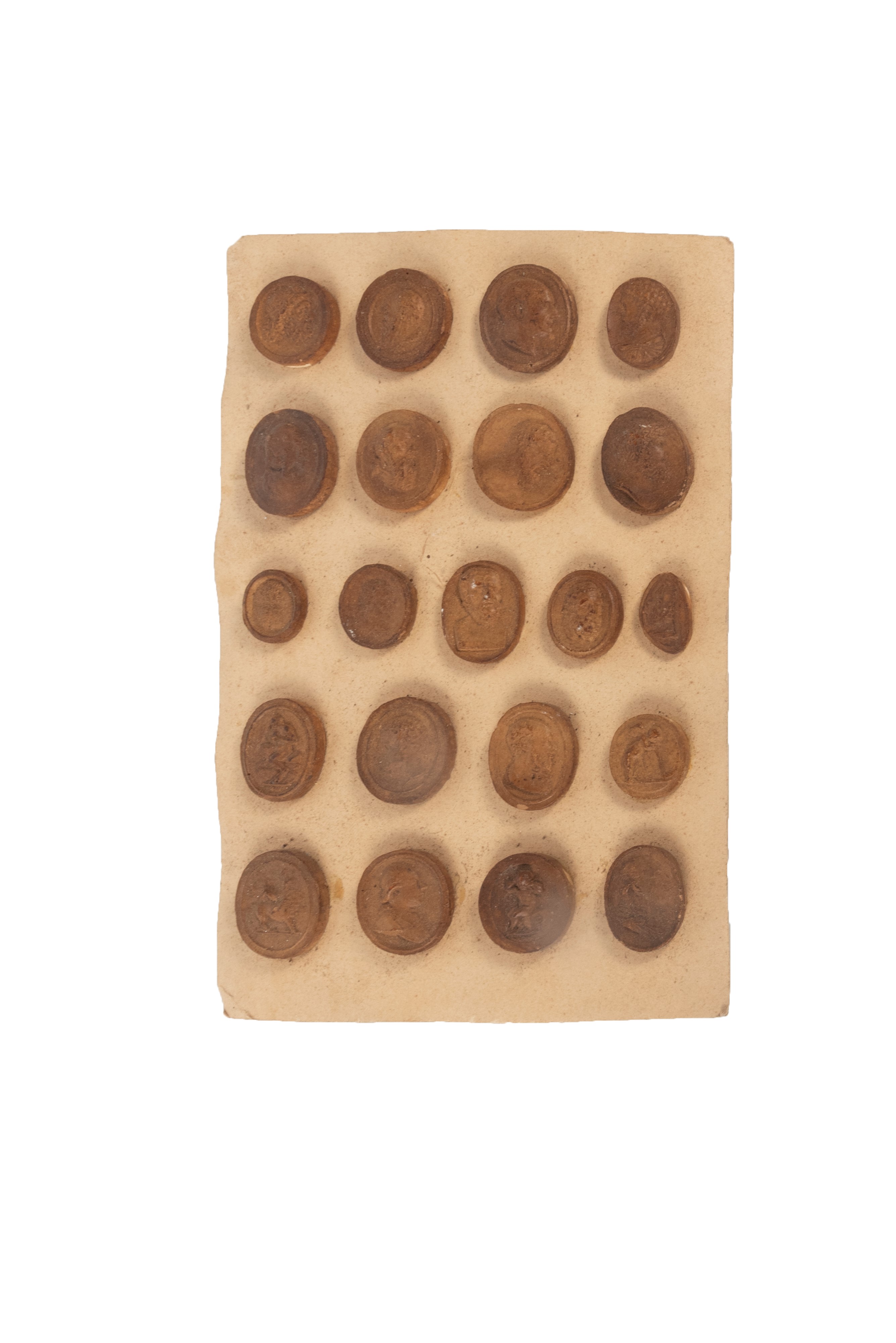 Lotto Composto da 193 Calchi in Gesso da Antichi Cammei