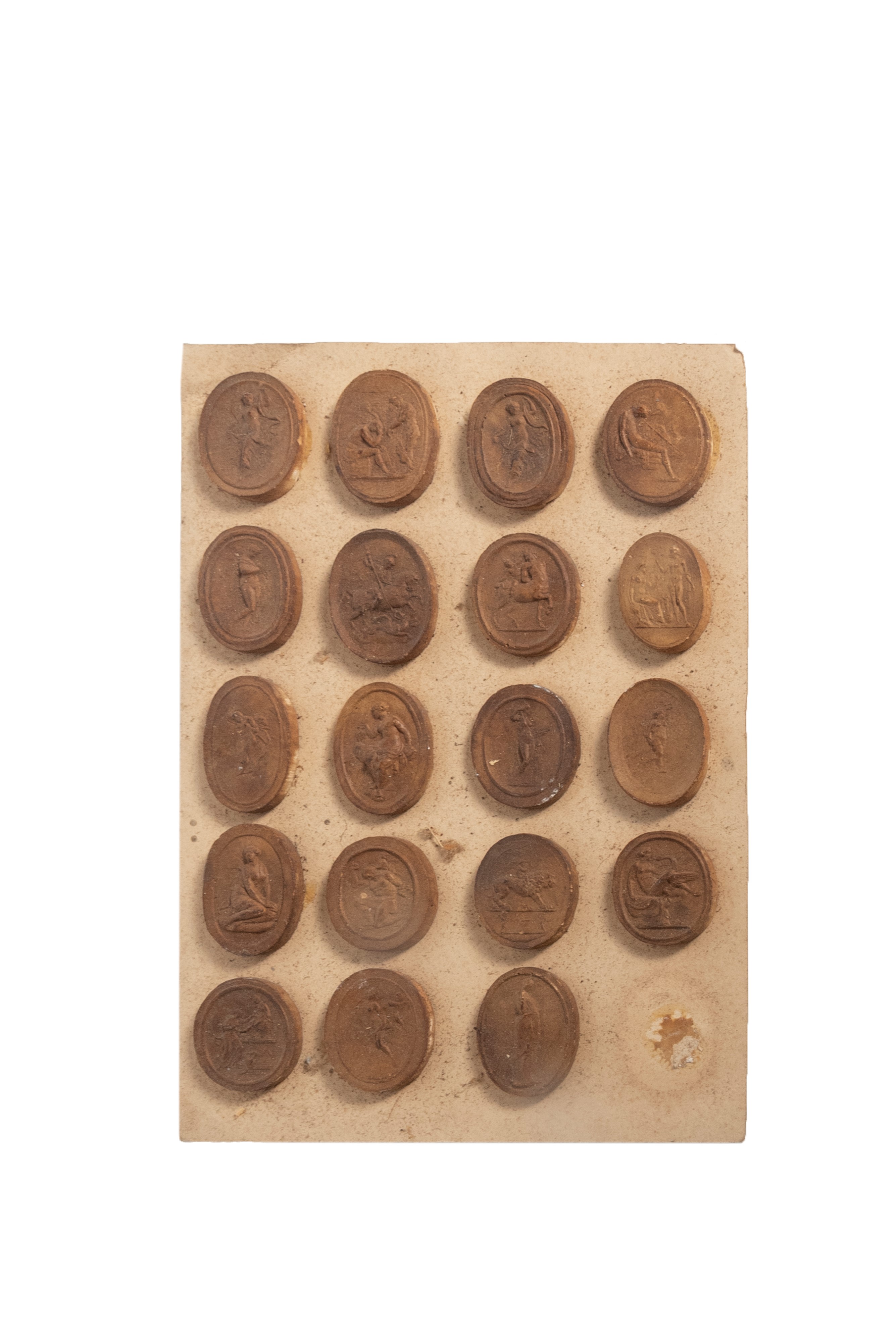 Lotto Composto da 193 Calchi in Gesso da Antichi Cammei