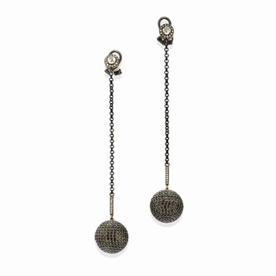 Orecchini in argento brunito 925 con diamanti neri e pietra sintetica
