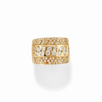 Anello in oro giallo 18k con diamanti taglio brillante, circa 1,50 ct