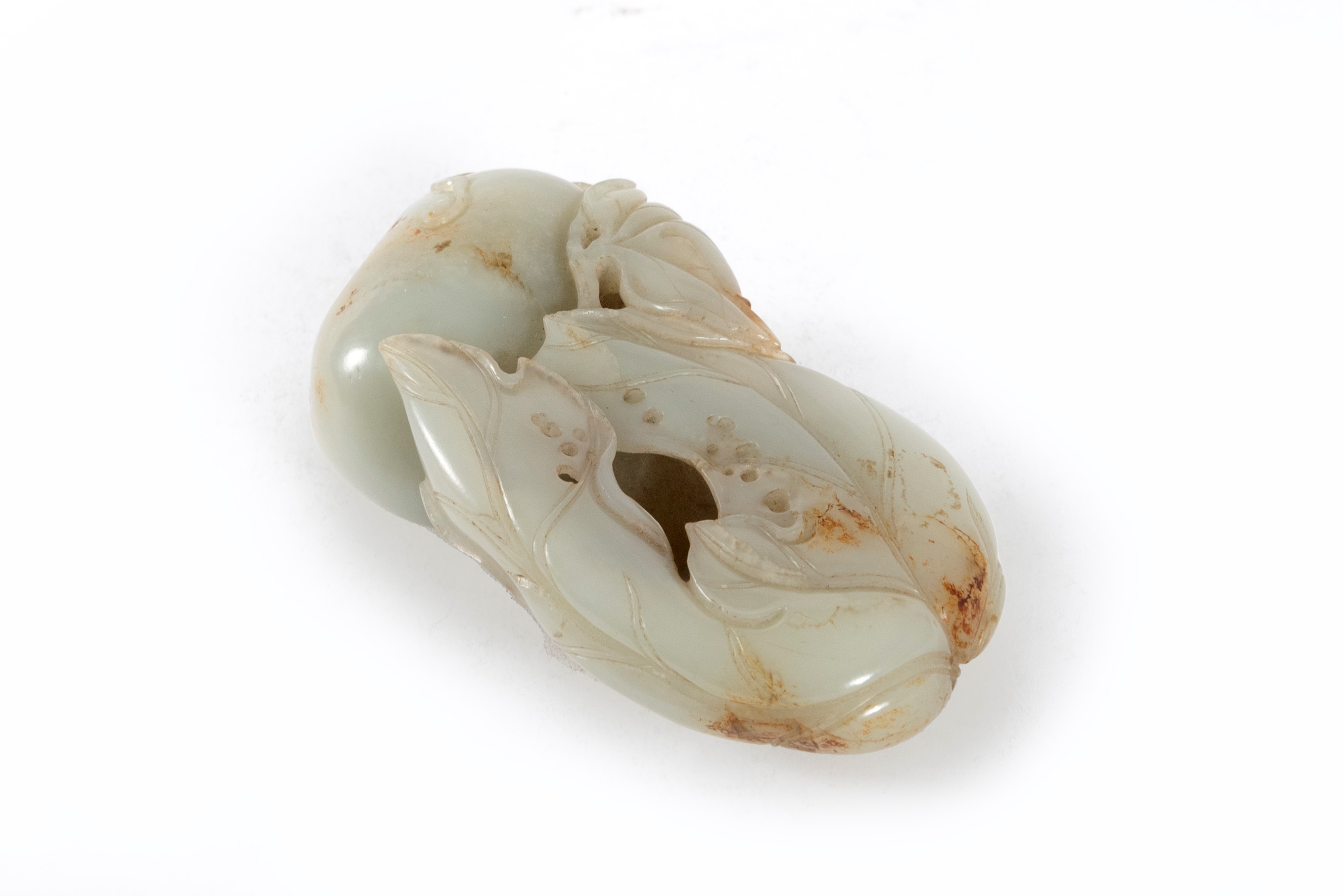 Scultura in Giada Celadon Raffigurante Doppia Zucca, Foglie e Racemi, Cina, Dinastia Qing, Secolo...