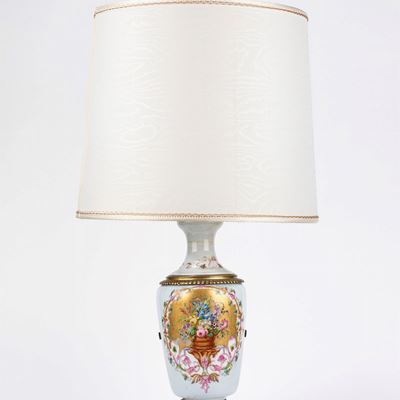 Lampada da tavolo in porcellana decorata con motivi floreali, Manifattura italiana, secolo XX