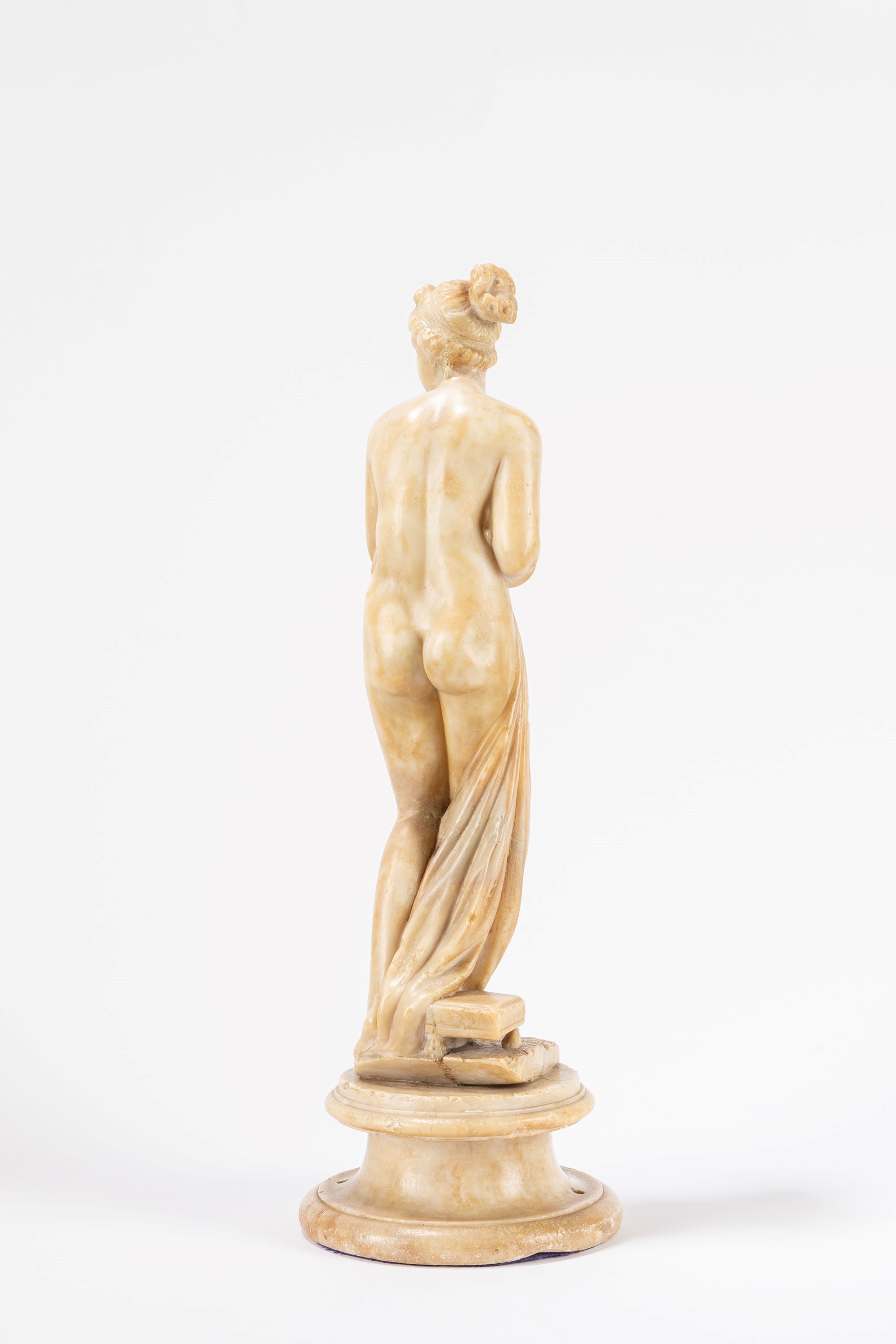 Guglielmo Pugi - Bagnante, scultura in alabastro