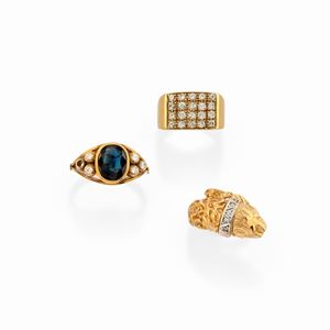 Three 18k yellow gold, diamond and sapphire rings, defects