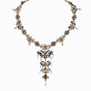  - Collana con smalto, microperle e pietre rosse