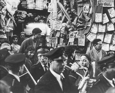 Palermo. Confratelli durante una processione, stampa vintage alla gelatina ai sali d'argento