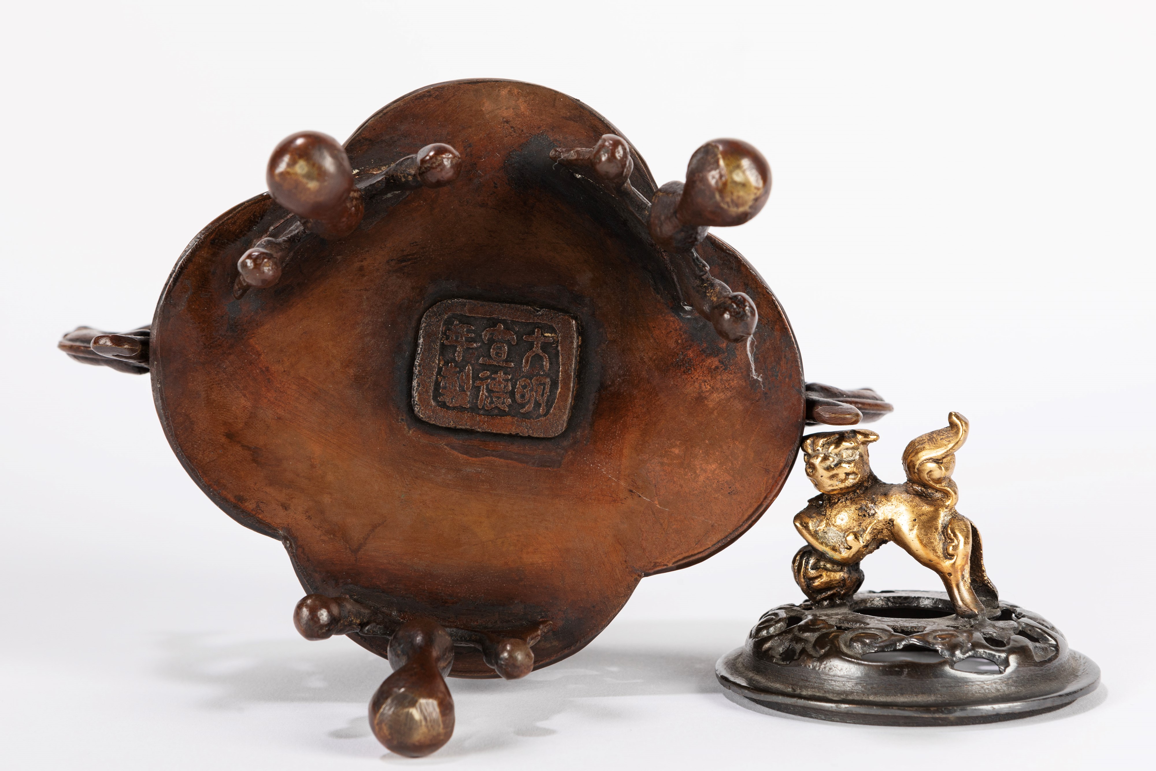 Piccolo Incensiere Tripode in Bronzo. Giappone, Secolo XX