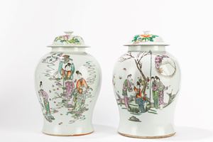 Due potiches con coperchio in porcellana Famiglia Rosa. Cina, inizio secolo XX