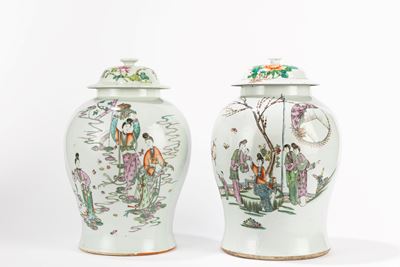 Porcellana Famiglia Rosa, Due potiches con coperchio, Cina, inizio secolo XX