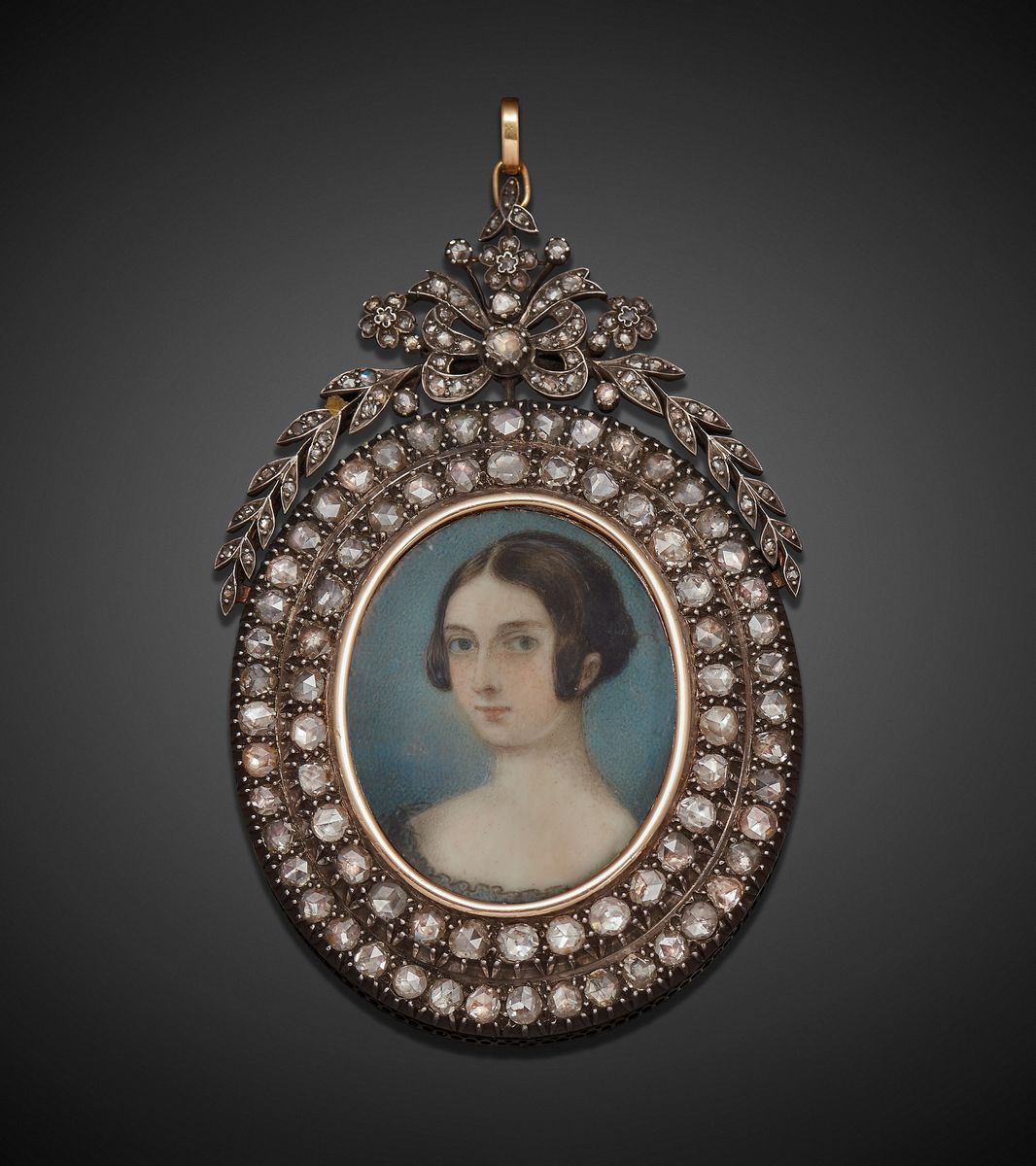 Pendente con miniatura femminile, argento e oro giallo 18k, XIX secolo