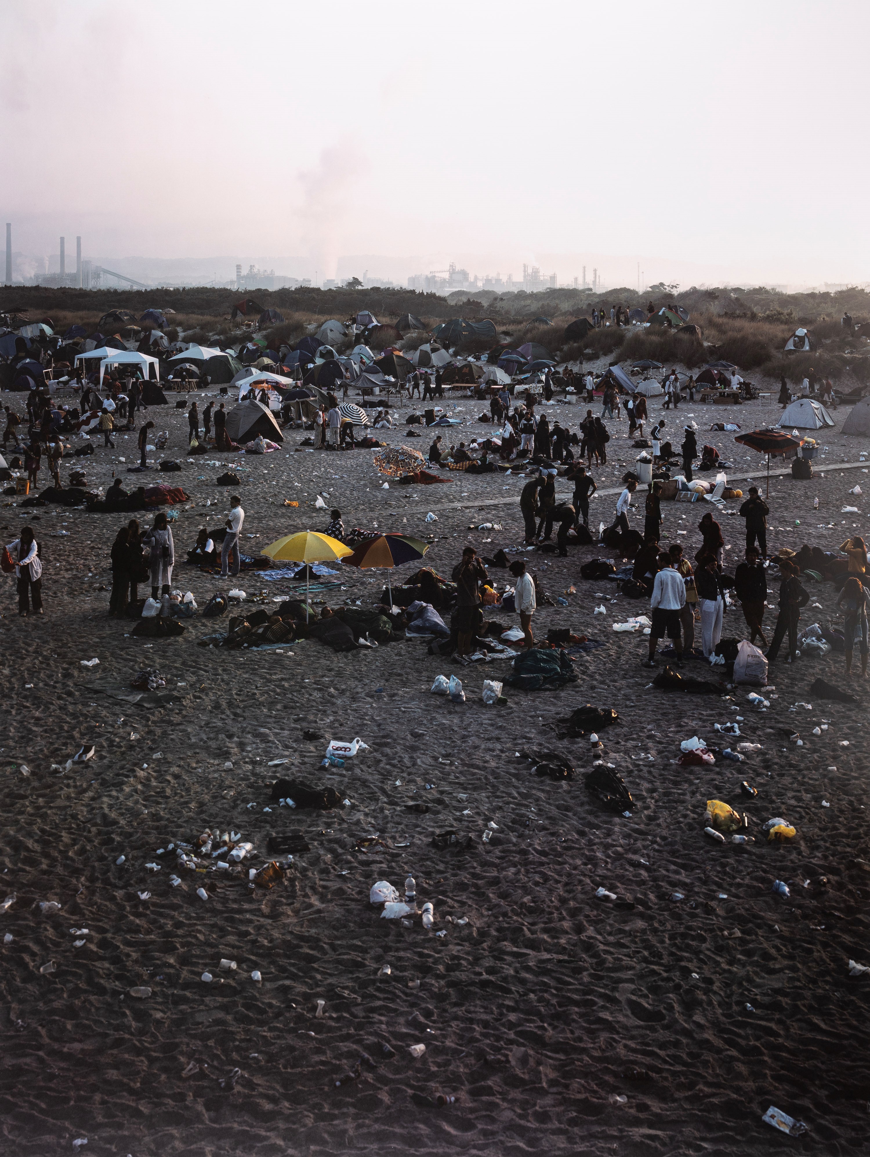 Massimo Vitali - Rosignano dawn, dal portfolio 'Landscape with figures', due stampe offset