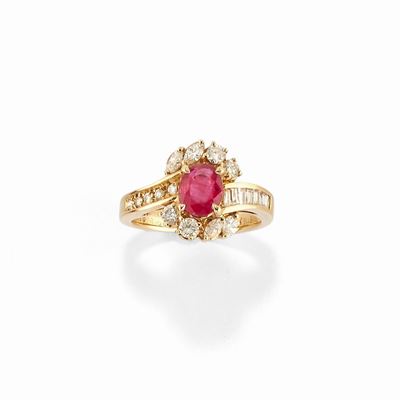 Anello con rubino e diamanti in oro giallo 18K